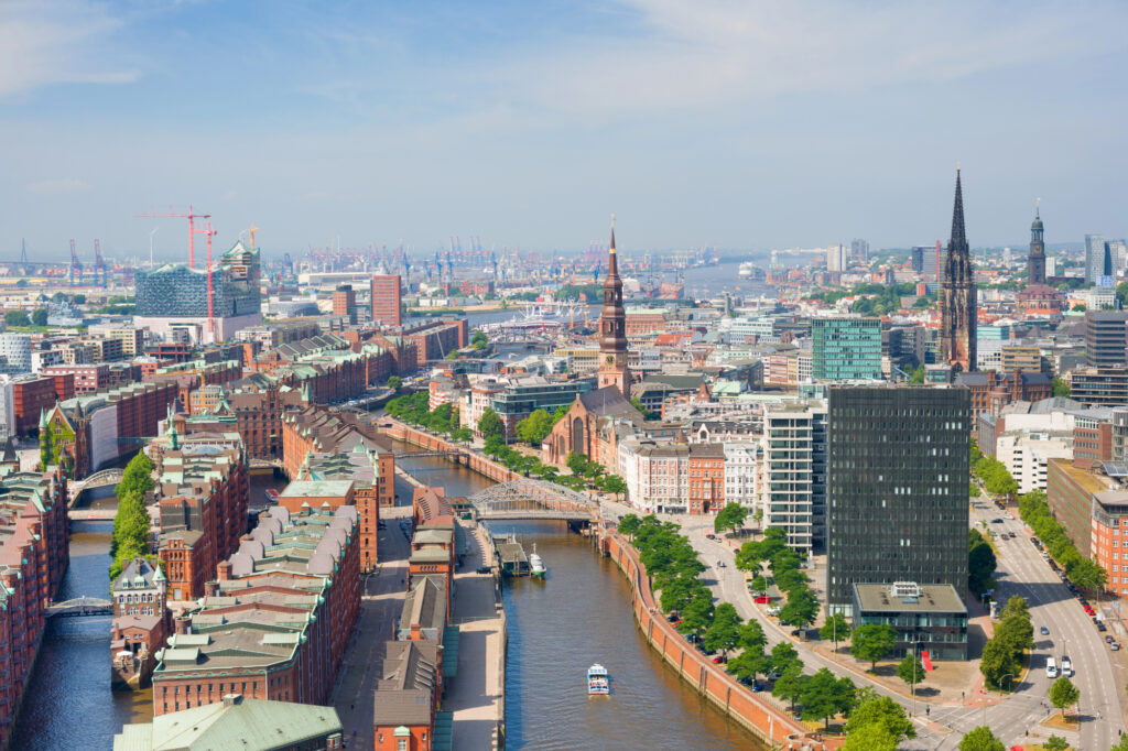 Luftaufnahme von Hamburg und Hamburger Hafen